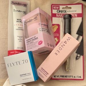The Creme Shop Overnight Lip Mask and Beauty Bundle